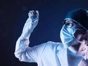 Tehnologie de ultimă oră pentru tratarea cancerului, cu mai puţine efecte secundare Foto: Shutterstock