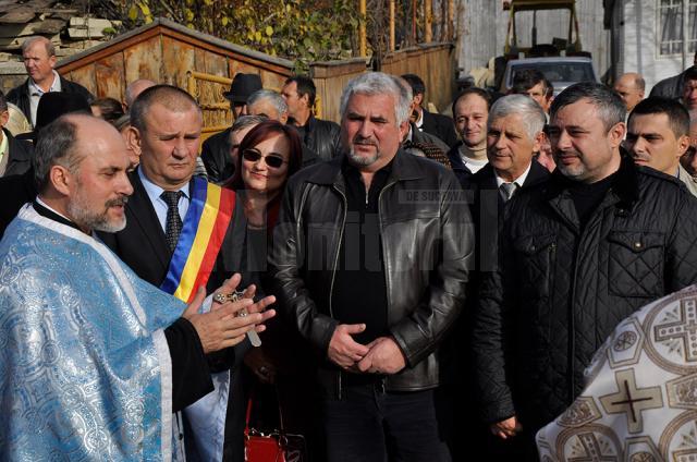 Drumul Adâncata-Fetești, inaugurat de localnici în prezența deputatului PDL Ioan Balan