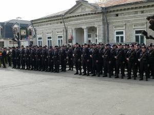 Vineri, 7 noiembrie, elevii din anul I, seria 2014-2016 a Şcolii Militare de Subofiţeri de Jandarmi “Petru Rareş” Fălticeni, au depus jurământul militar