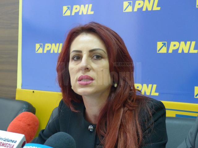 Senatoarea PNL de Suceava Steliana Miron a spus că sucevenii trebuie să meargă duminică la vot pentru a-l alege pe Klaus Iohannis preşedinte al ţării