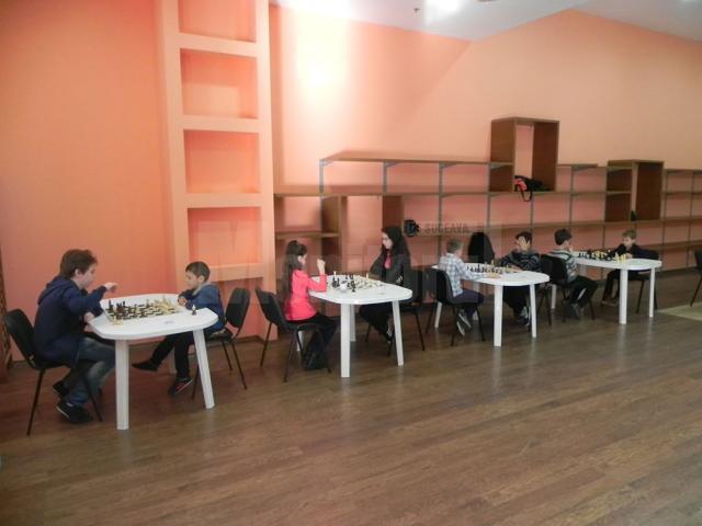 Concursul de şah de la Iulius Mall a atras un număr mare de copii