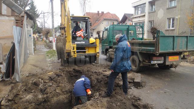 Conductă de gaz lovită de un buldoexcavator pe strada Călăraşi