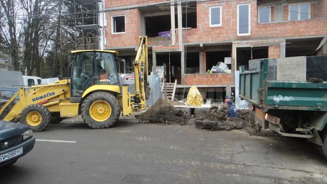 Conductă de gaz lovită de un buldoexcavator pe strada Călăraşi