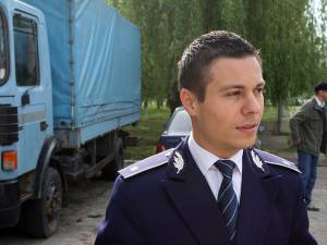 Subcomisarul Ionuț Epureanu: “Poliţiştii recomandă efectuarea operaţiunilor de schimb valutar doar la unităţile specializate în acest sens”