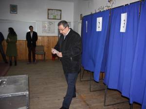 Prefectul Sinescu a votat pentru un preşedinte care va respecta Constituţia României