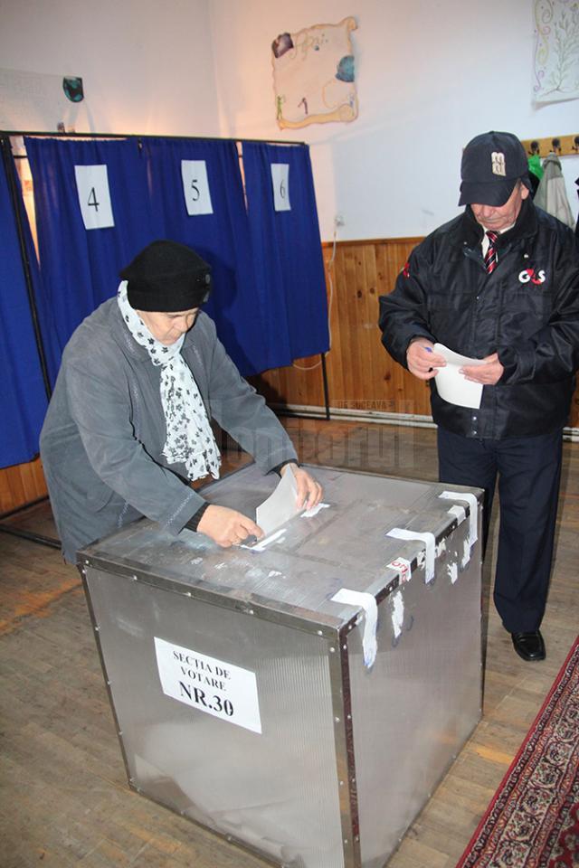 Aproape 60% dintre suceveni au votat, ieri, pentru alegerea președintelui României