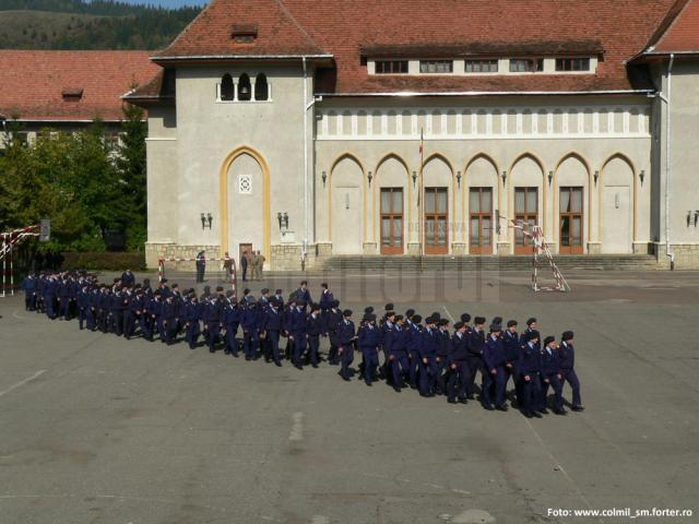Colegiul Naţional Militar „Ştefan cel Mare” din Câmpulung Moldovenesc Foto: www.colmil_sm.forter.ro
