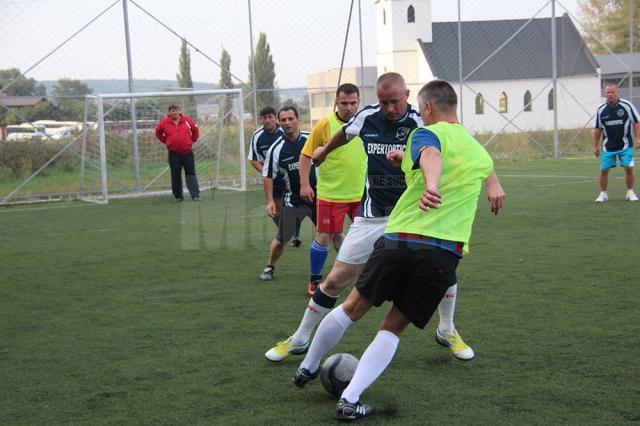 Campionatul Judeţean de minifotbal „Ambro” se apropie cu paşi repezi de final