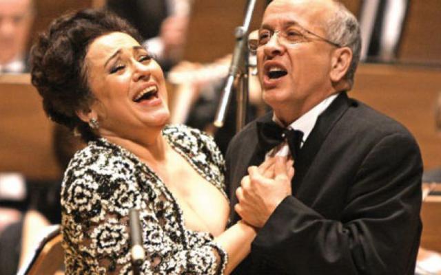 Soprana Leontina Văduva şi tenorul Robert Nagy, invitaţi speciali în spectacolul „Vienna Classic Christmas”. Foto: adevarul.ro