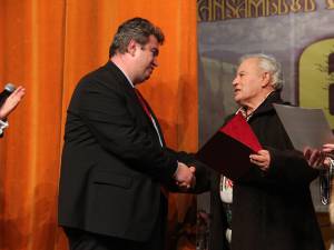 La 60 de activitate muzicală, Alexandru Dumbravă a primit titlul de „Cetăţean de onoare al judeţului Suceava”