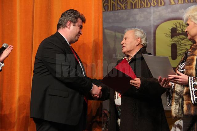 La 60 de activitate muzicală, Alexandru Dumbravă a primit titlul de „Cetăţean de onoare al judeţului Suceava”