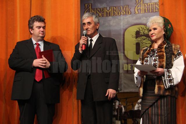 Şase actuali şi foşti membri ai Ansamblului „Ciprian Porumbescu” au primit titlul de „Cetăţean de onoare al judeţului Suceava”