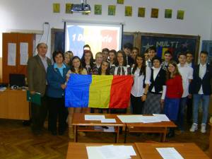 Clasa a VIII-a A, cu proiectul educaţional “La mulţi ani, România!”