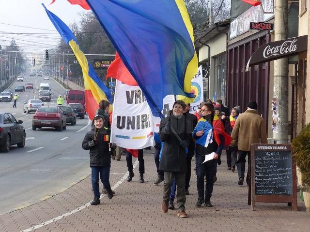 „Marşul Unirii” de la Suceava a pornit din parcul Universităţii