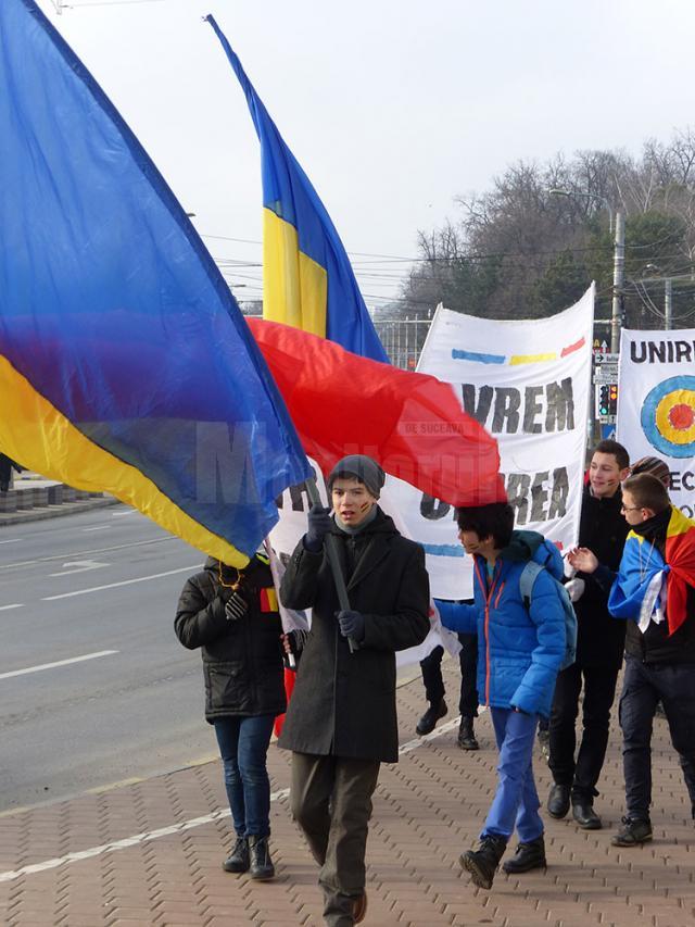 „Marşul Unirii” de la Suceava a pornit din parcul Universităţii