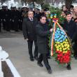 Autorităţile au depus coroane de flori la Monumentul Eroilor