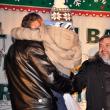 Moşul a fost ajutat de co-preşedintele Organizaţiei Municipale Suceava a PNL, deputatul de Suceava din Colegiul nr. 2, Ioan Balan