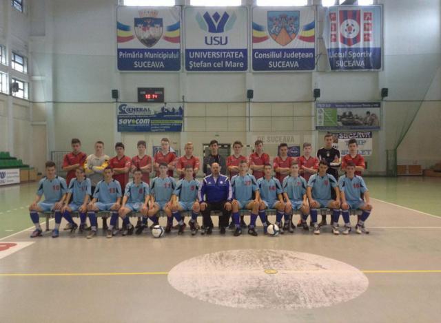 Fotbaliştii de la LPS Suceava au pozat mândri de locul 3 ocupat la finalul turului