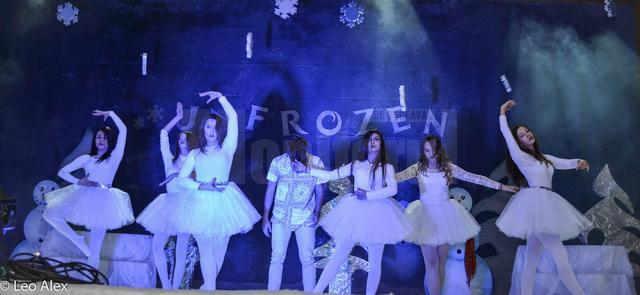 Elevii de la “Petru Rareş” au „dezghețat” inimile a sute de spectatori, în spectacolul de iarnă "UnFrozen"
