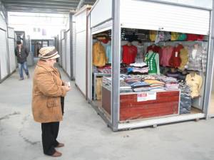 Inspectorii antifraudă îi vor monitoriza pe comercianţii din Bazarul Sucevei până la sfârşitul anului