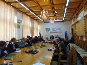Comitetul pentru Situaţii de Urgenţă al judeţului Suceava s-a întrunit, ieri, în şedinţă extraordinară, la solicitarea preşedintelui acestuia, prefectul Florin Sinescu
