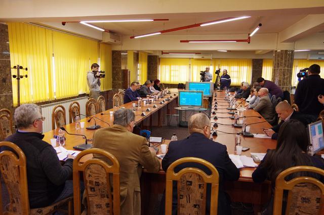 Noua majoritate din Consiliul Local Suceava, vizibilă după ce consilierii PSD au părăsit sala de şedinţe
