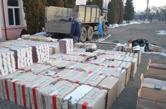 Ţigări de peste 200.000 de euro, confiscate de poliţiştii de frontieră