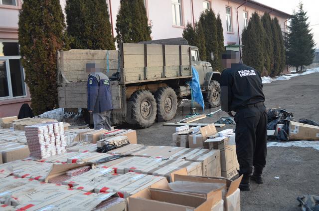 Țigări de contrabandă de peste 200.000 de euro, reținute de polițiștii de frontieră suceveni