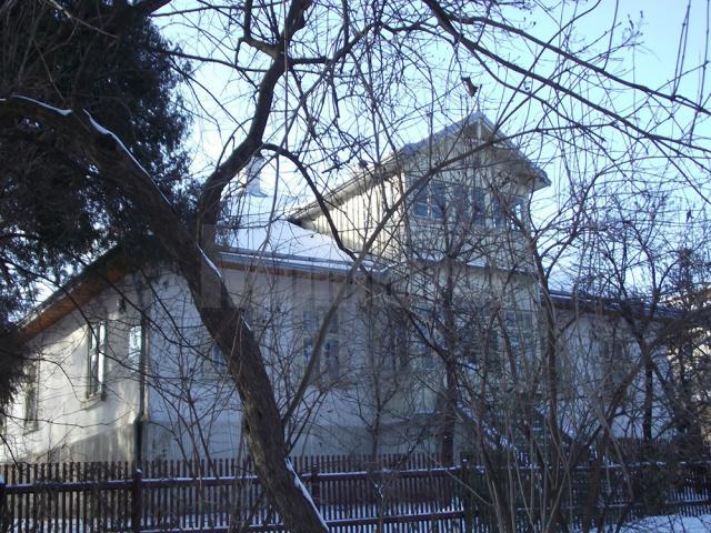 O casă din secolul al XVIII-lea, care a aparţinut familiei armene Kapri, adăposteşte singurul muzeu memorial din municipiul Suceava