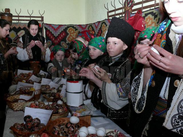 Festivalul Ouălor încondeiate de la Ciocăneşti