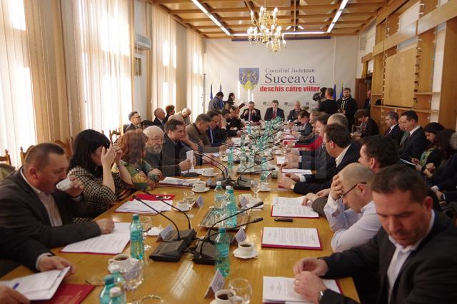 Consilierii județeni PSD, PNL și independenții au votat în unanimitate formula de buget propusă de președintele Cătălin Nechifor