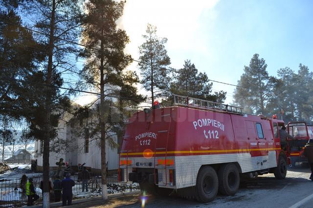 O biserică de lemn din secolul XIX, monument istoric, distrusă de un incendiu