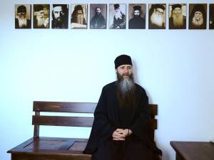 Părintele Arsenie Muscalu de la Mănăstirea Cornu, din judeţul Prahova