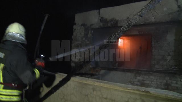 Un incendiu a mistuit casa în care locuia fiica primarului din Milişăuţi