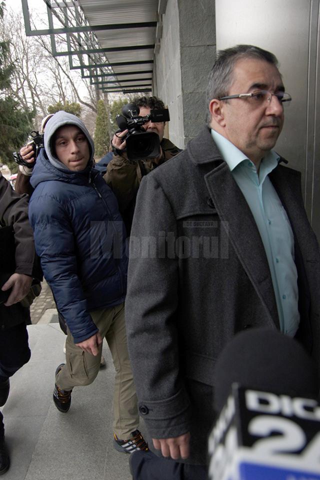 Prefectul Florin Sinescu a fost reţinut pentru 24 de ore