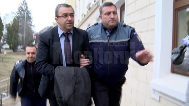 După o noapte petrecută în arest, prefectul Sinescu şi primarul Melen, din Brodina, au plecat acasă