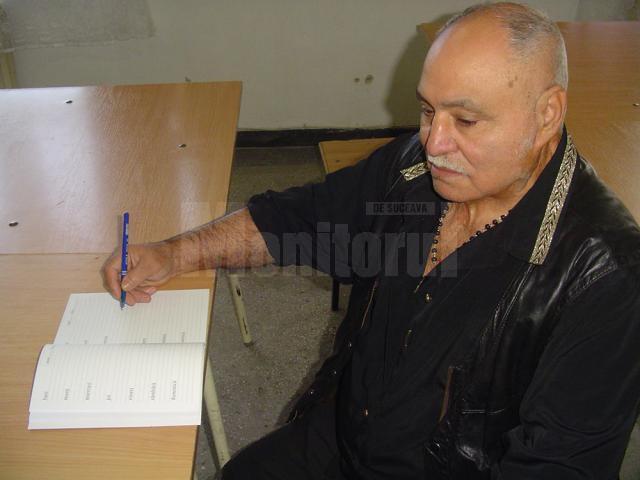 Gheorghe Lazar, la 71 de ani, în Penitenciarul Botoşani, când a absolvit după gratii clasa I