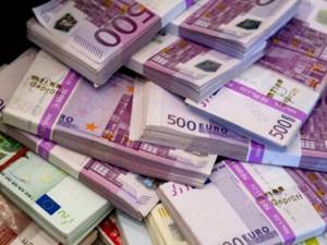Locuitorii județului Suceava care s-au împrumutat la bănci au început anul 2015 cu restanțe de aproape 83 de milioane de euro