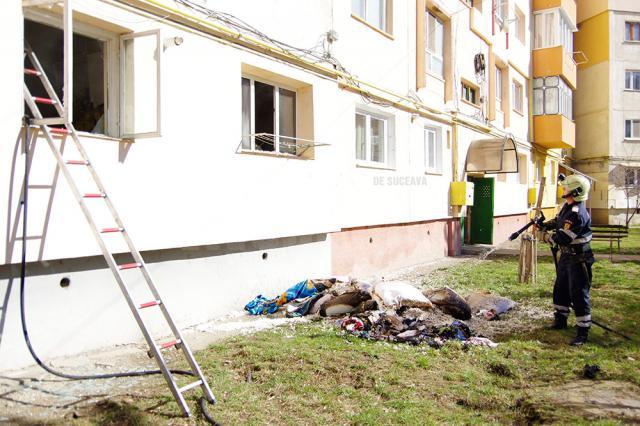 Panică într-un bloc din Burdujeni, din cauza unui incendiu provocat intenţionat într-un apartament