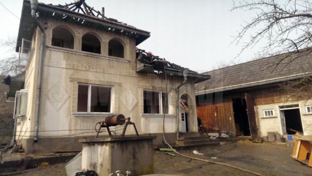 Incendiul a izbucnit la o casă din Milişăuţi, unde, în urmă cu două săptămâni, a ars o altă gospodărie