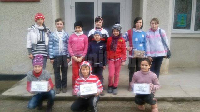 Elevii Şcolii Gimnaziale Pleşeşti au demarat proiectul „Nouă ne pasă!” pentru a ajuta un copil bolnav de cancer