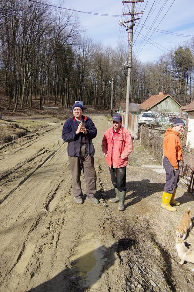 Mihai Mihalache, Stelian Iavoschi și Florin Huțuleac sunt supărați că pentru administrația locală strada Sadoveanu nu reprezintă ”centru”