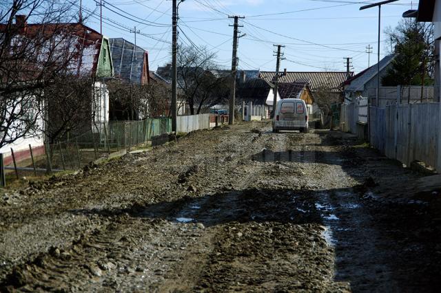 Strada de pământ Mihail Sadoveanu, din municipiul Suceava, se asfaltează în acest an