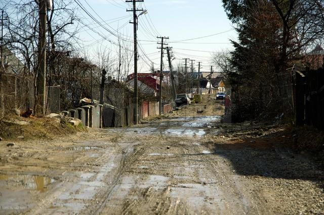 Strada de pământ Mihail Sadoveanu, din municipiul Suceava, se asfaltează în acest an