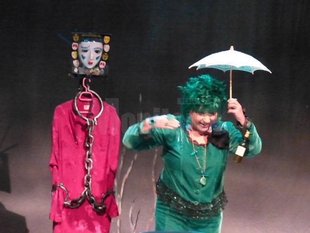 Problemele societăţii româneşti, reflectate cu umor în piesa „Triunghiul femeilor”