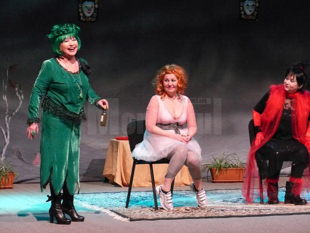 Problemele societăţii româneşti, reflectate cu umor în piesa „Triunghiul femeilor”