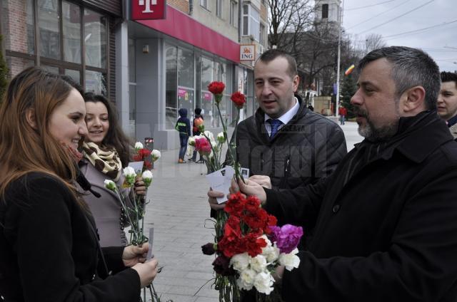 Un zâmbet, o floare și o felicitare din partea deputatului Ioan Balan pentru femeile din municipiul Suceava