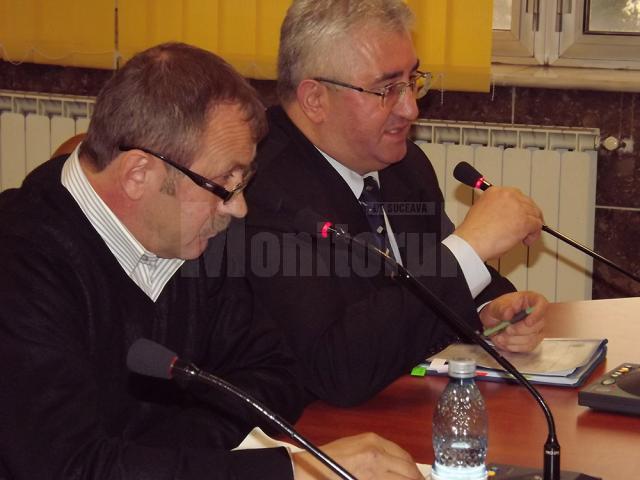 Lucrările firmei Pfeiffer au fost aspru criticate de preşedintele de şedinţă a CL, Adrian Arămescu, dar şi de primarul Sucevei
