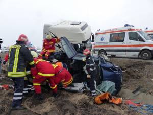 Directorul comercial al ACET Suceava şi încă trei colegi, implicaţi într-un grav accident