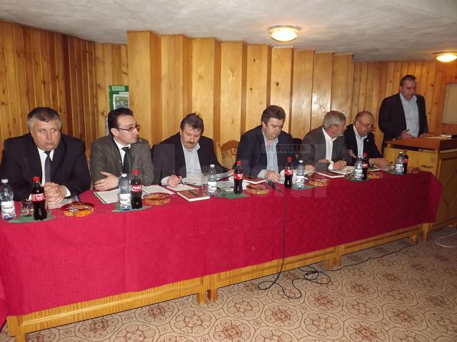 Reprezentanţii tuturor părţilor implicate în gestionarea aurului verde al judeţului au fost prezenţi la Adunarea Generală a Asociaţiei Forestierilor